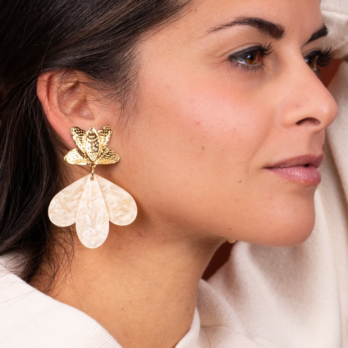 Boucles d'oreilles clips 3 pétales Zélie | Acier inoxydable et résine