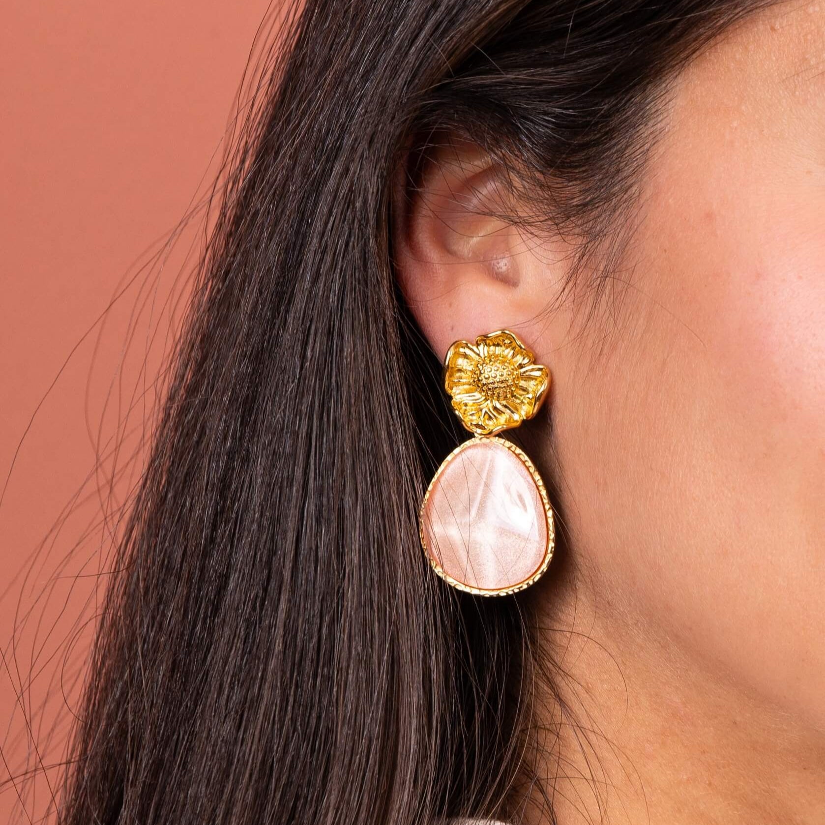 Boucles d'oreilles clips Mila rose | Acier inoxydable et résine